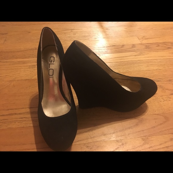 Black Heels - Picture 1 of 3